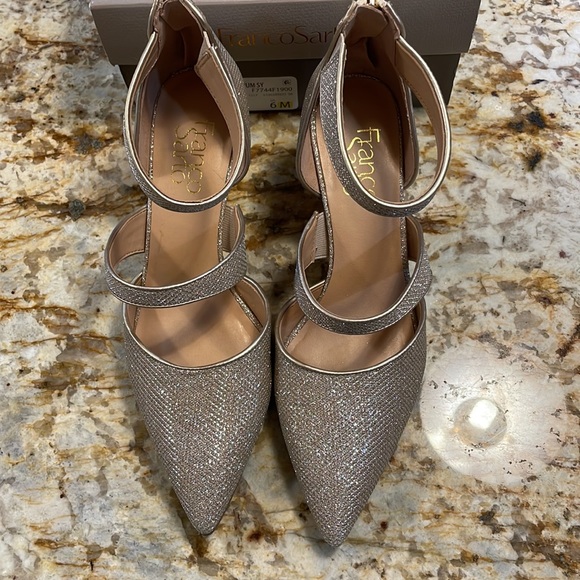 Brand New FRANCO SARTO Platinum zip up shoes! An Awesome Holiday Shoe - Picture 3 of 6